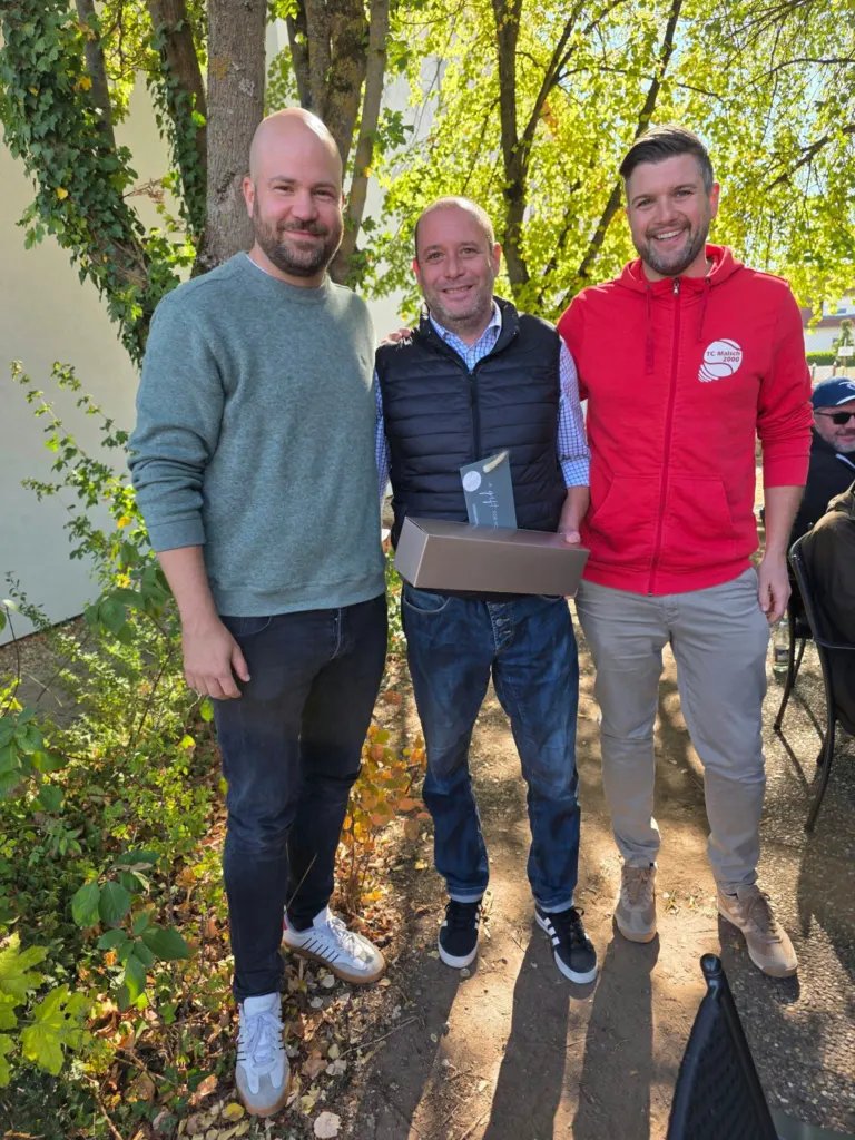 Verabschiedung eines langjährigen Vorstandsmitglieds bei der Jahreshauptversammlung